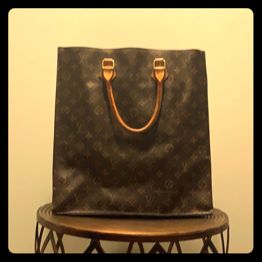 Louise Vuitton Sac Plat Monogram Hand Bag